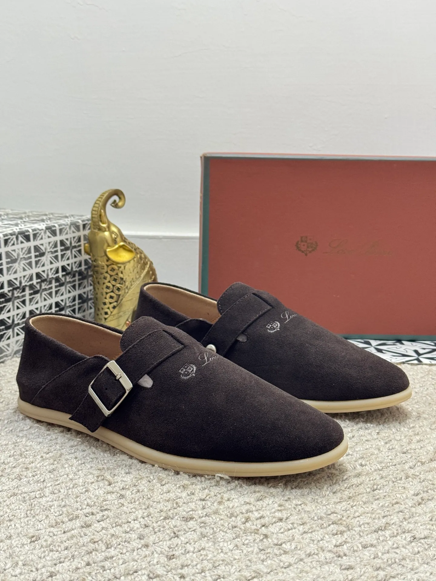 Men's men's shoes 💰420 [New style] 🍓🍓Loro Piana - LP's new moccasin shoes are made of water-repellent treated suede uppers with rubber soles, a classic. The complex craftsmanship and meticulous structure make the shoes light and soft, allowing you to walk comfortably and freely. Perfect for wearing at the beach or out in the water during the summer. Size: 38-44 (45 customized